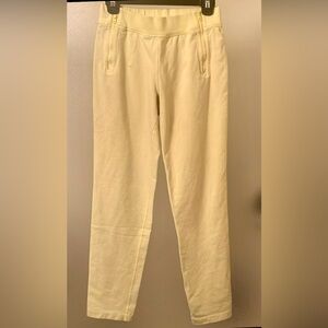 Lululemon light Yellow Joggers, Size 6. EUC, Like New/No Flaws/Front Pockets